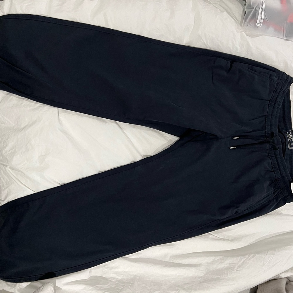 NWT- Mens Abercrombie All Day Joggers- navy blue - Size small- never worn